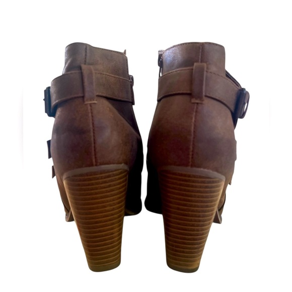 Forever 21 Brown Heeled Boots with Buckle Straps - Picture 2 of 4